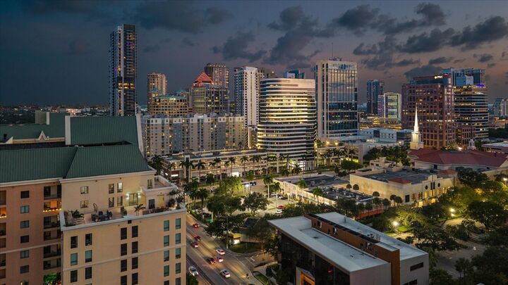 Property Photo: 110 N Federal Highway Ph 3 FL 33301