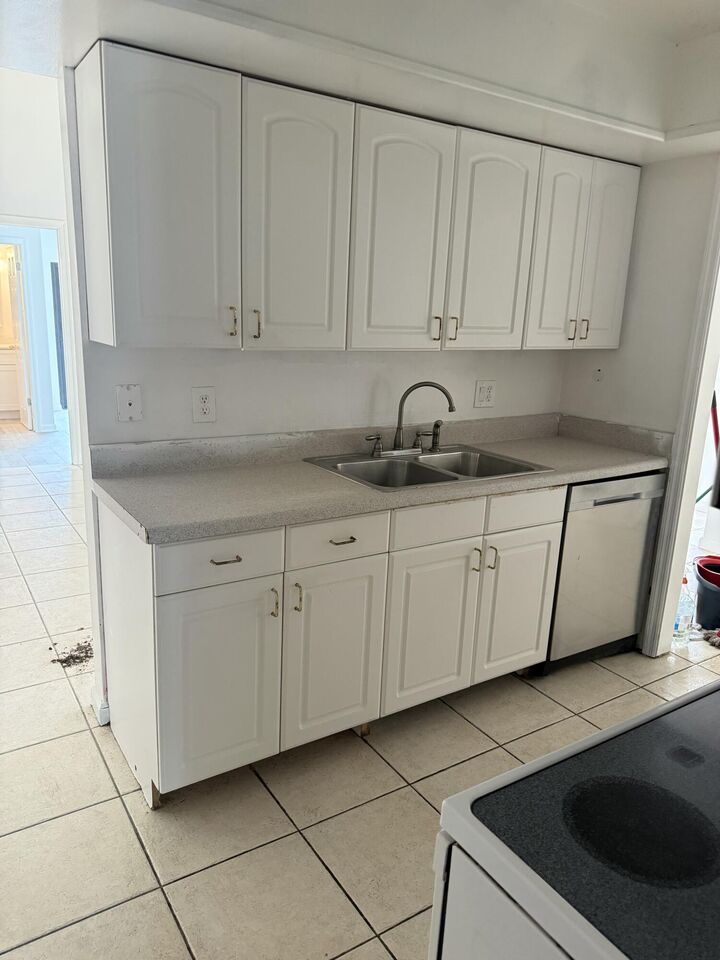 Property Photo:  7433 SW 13th Street SW  FL 33068 