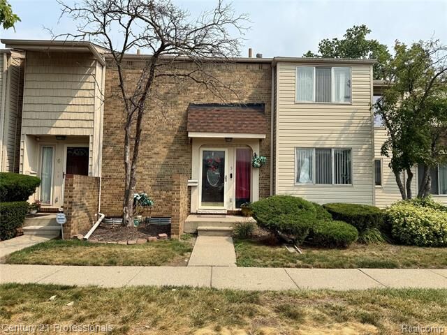 Property Photo: 5 Richmond Towne Street MI 48075