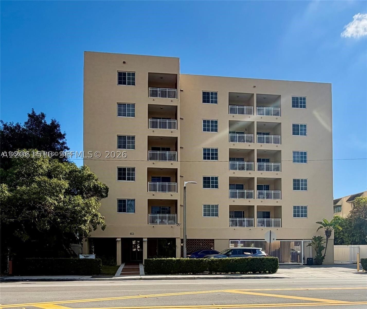 Property Photo: 601 SW 37th Ave 303 FL 33135