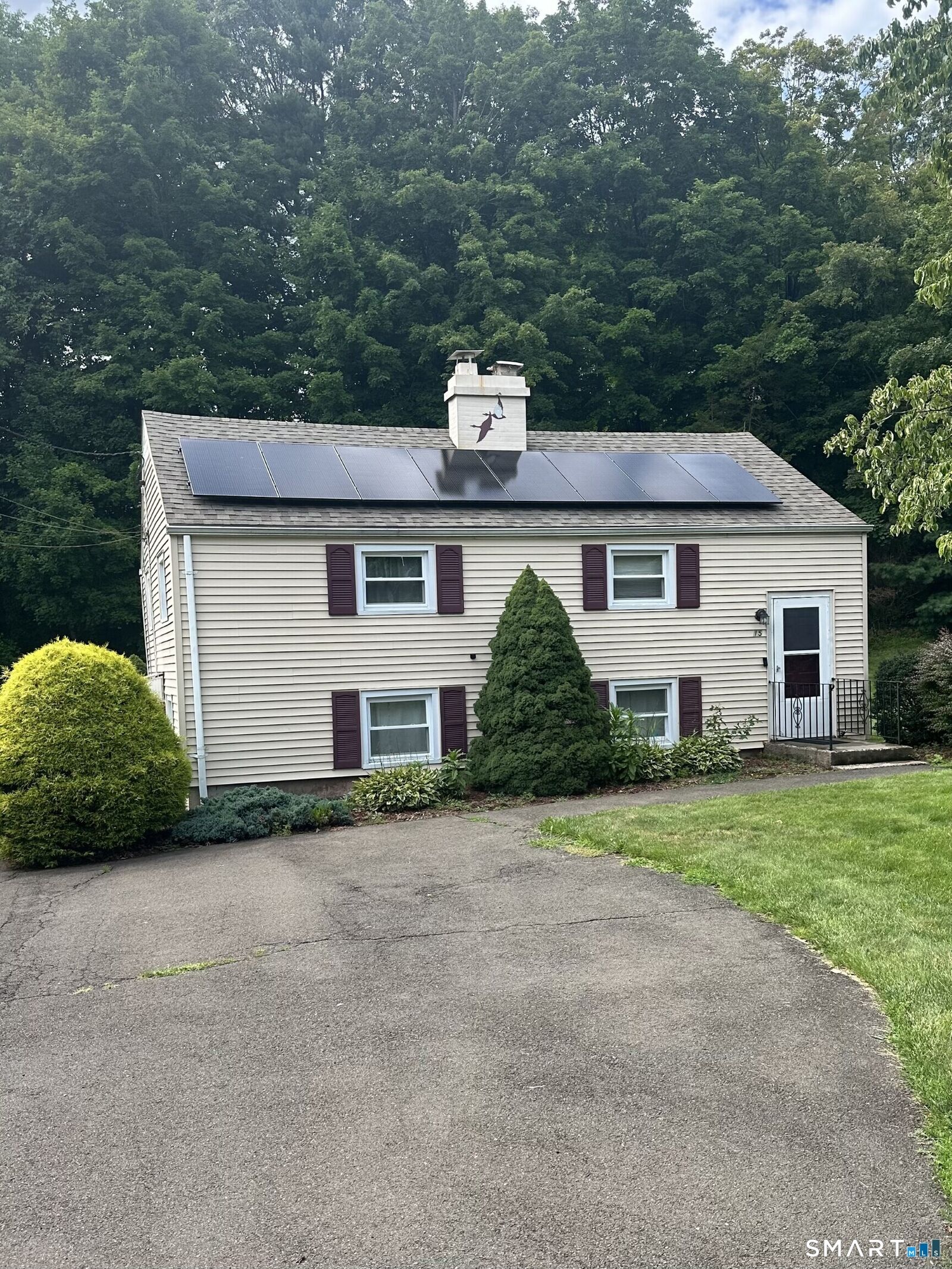 Property Photo:  15 Earl Avenue  CT 06514 