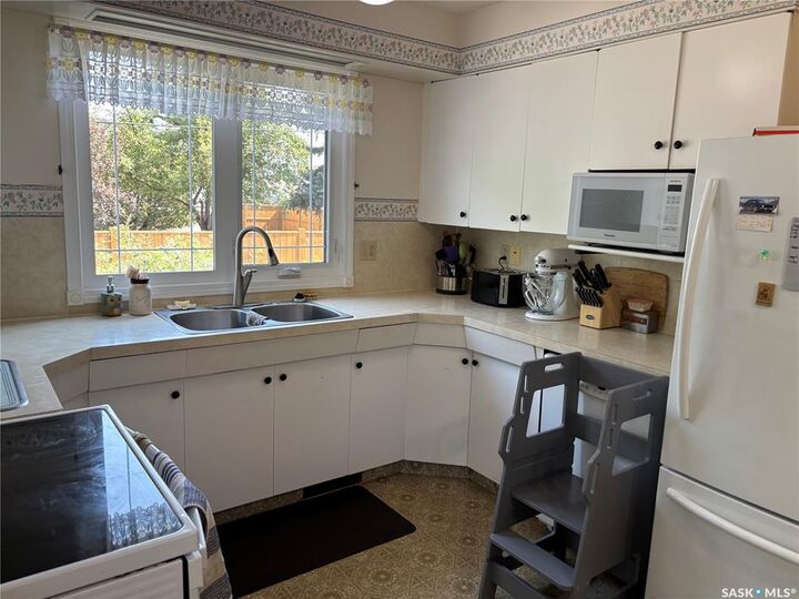 Property Photo: 8 Whyte Place SK S9H 1P8