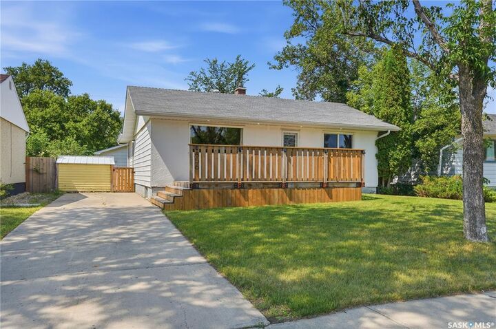 Property Photo:  856 Forget Street  SK S4T 4X4 