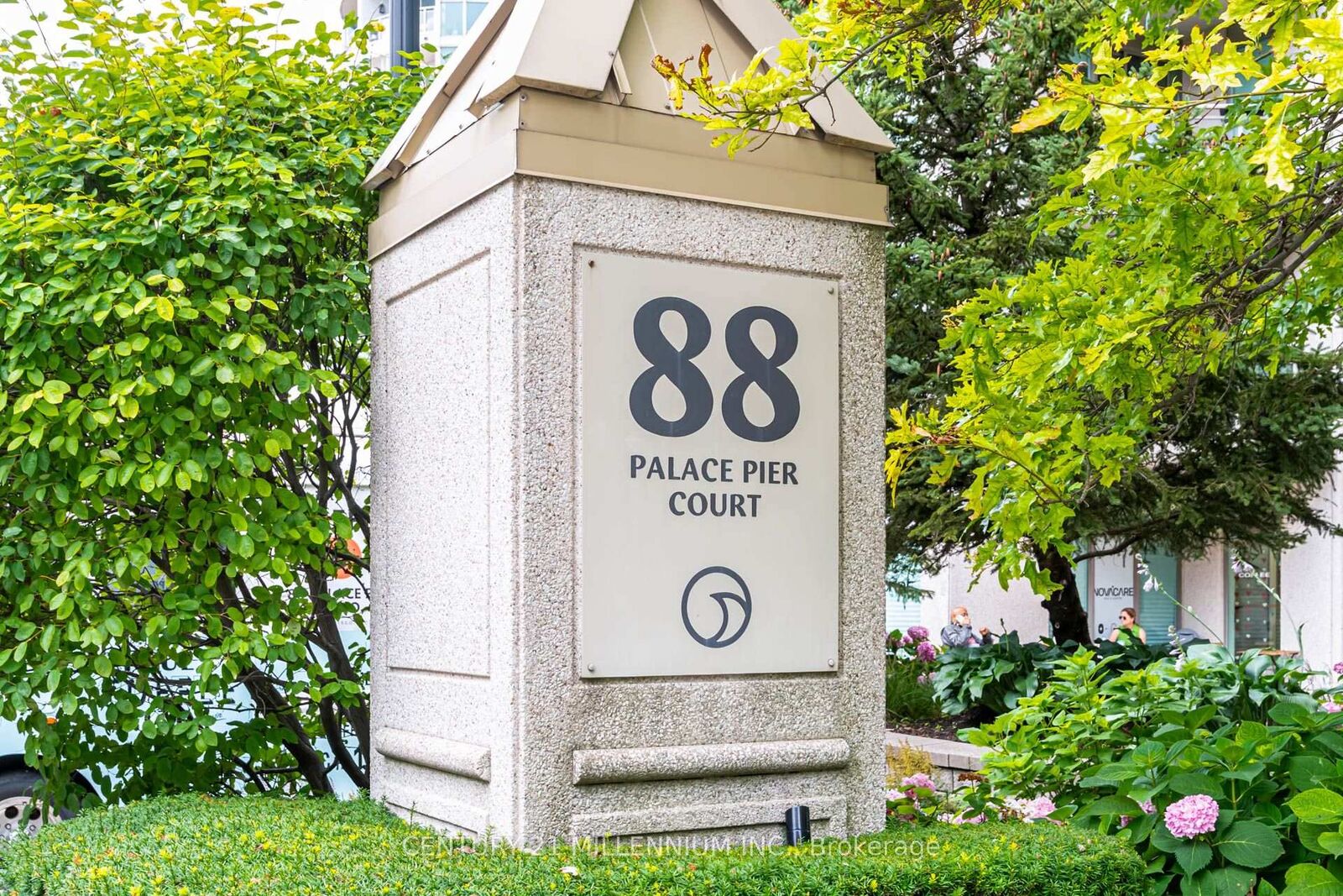 Property Photo: 88 Palace Pier Court 506 ON M8V 4C2