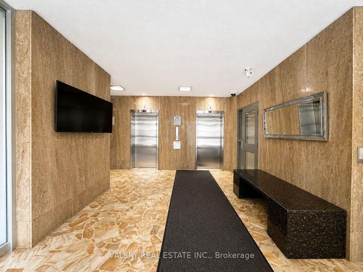 Property Photo:  70 Park Street E 503  ON L5G 1M5 