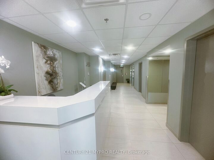 Property Photo:  321 Spruce Street 706  ON N2L 3M6 