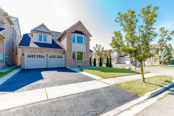 Property Photo: 14 Alboreto Way ON L6X 0N5