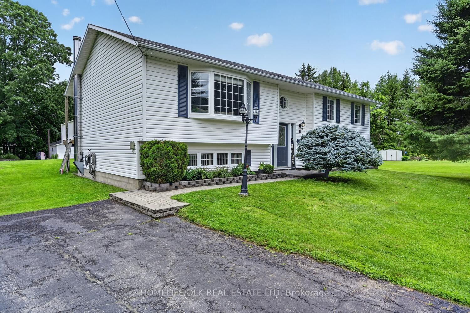 Property Photo: 6 Kimberley Crescent ON K0E 1B0