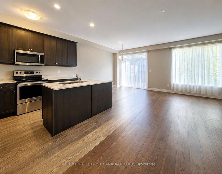 Property Photo:  2070 Meadowgate Boulevard 72  ON N6M 0H5 
