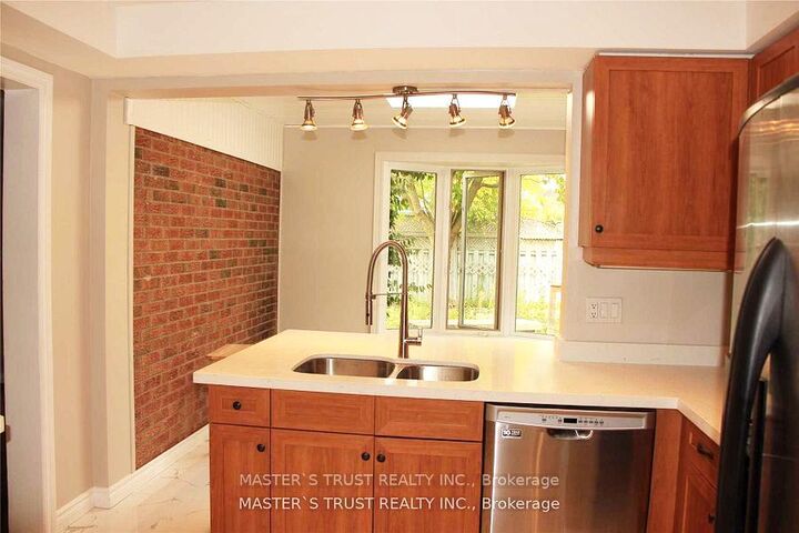 Property Photo:  2253 Constance Drive  ON L6J 5L8 