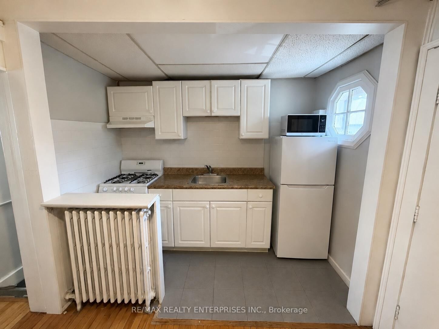 Property Photo:  156 James Street S 5  ON L8P 3A2 