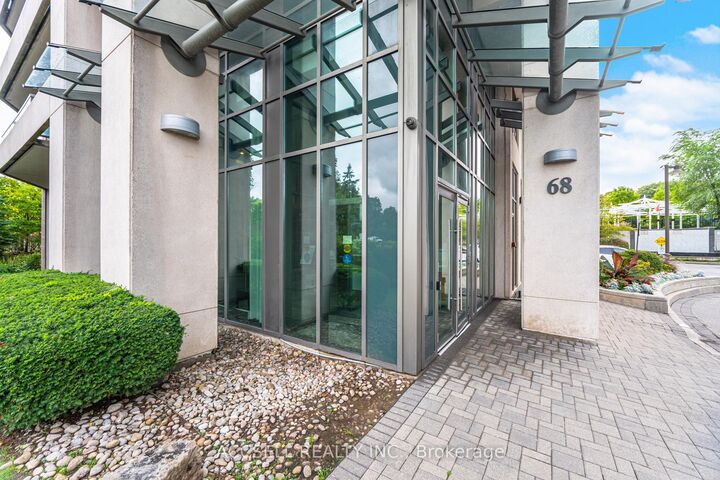 Property Photo: 68 Grangeway Avenue 1015 ON M1H 0A1