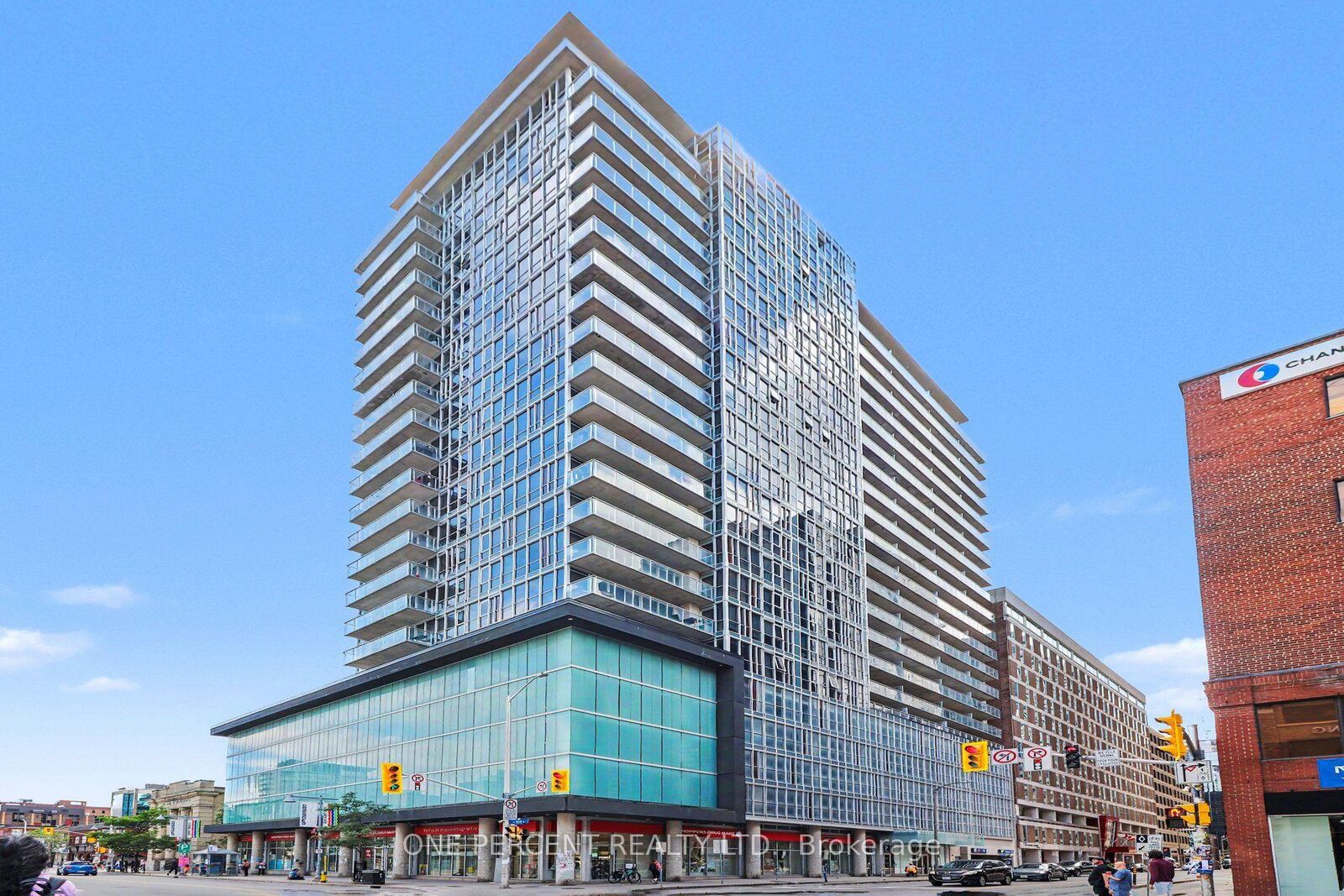 Property Photo:  324 Laurier Avenue W 2008  ON K1N 6P6 