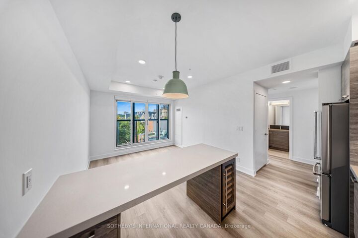 Property Photo:  484 Spadina Avenue 709  ON M5S 0E4 
