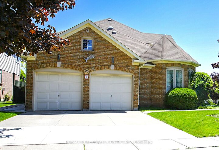 Property Photo: 342 Saginaw Parkway ON N1T 1R8