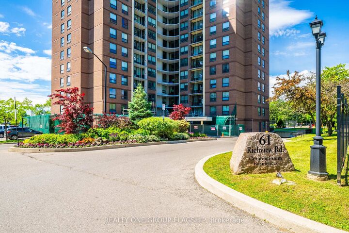 Property Photo:  61 Richview Road 1401  ON M9A 4M8 