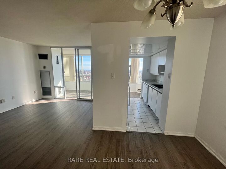 Property Photo:  550 Webb Drive 905  ON L5B 3Y4 