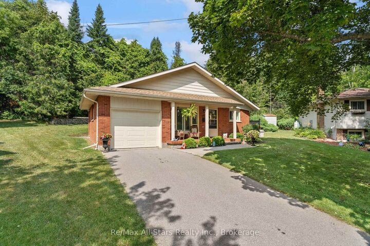 Property Photo: 45 Janlisda Drive ON K0M 1N0