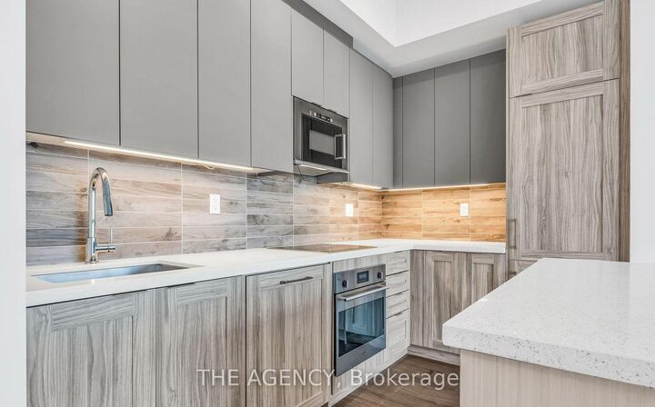 Property Photo:  2908 Highway 7 N/A 3707  ON L4K 0K5 