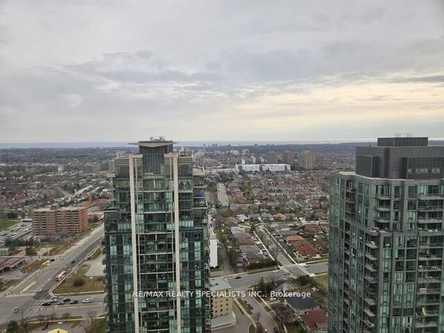 Property Photo: 36 Elm Drive W 3605 ON L5B 0N3