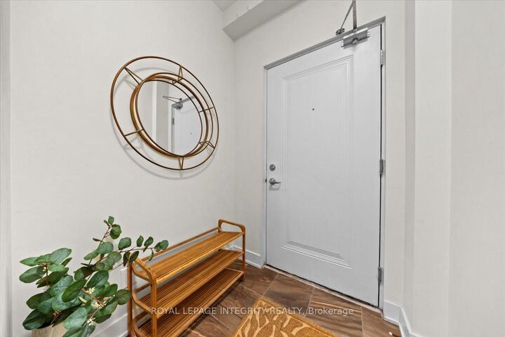 Property Photo: 78 Holmwood Avenue 9 ON K1S 2P1