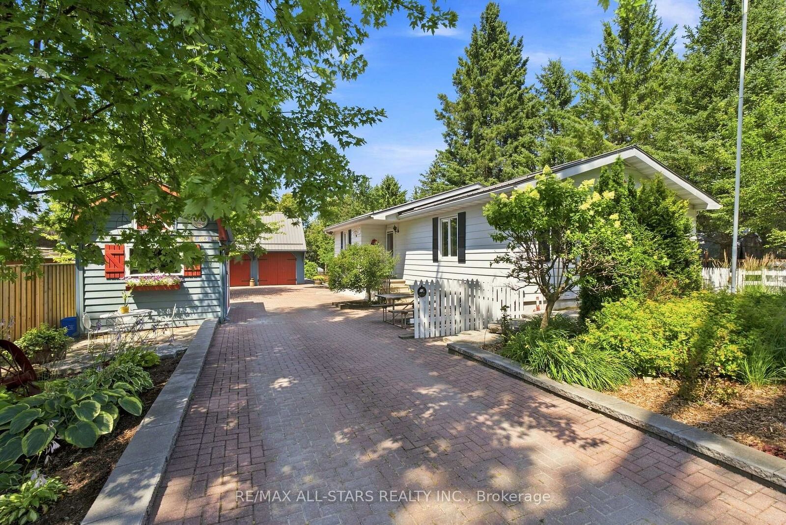 Property Photo: 710 Regional 13 Road ON L0C 1C0