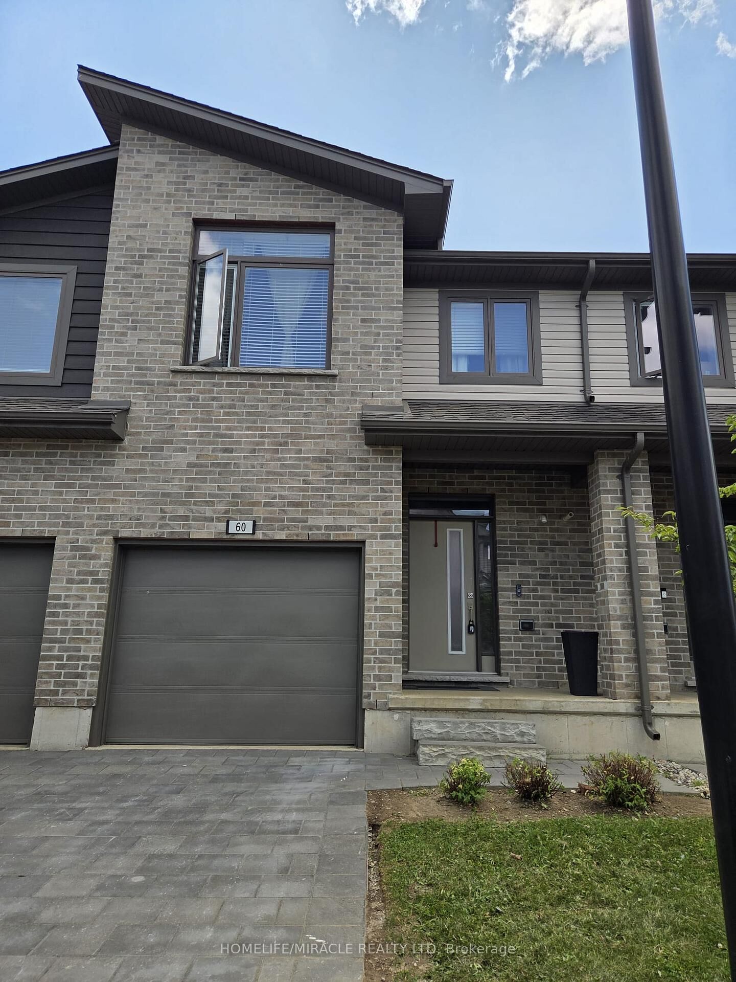 Property Photo:  2070 Meadowgate Boulevard 60  ON N6M 0H5 