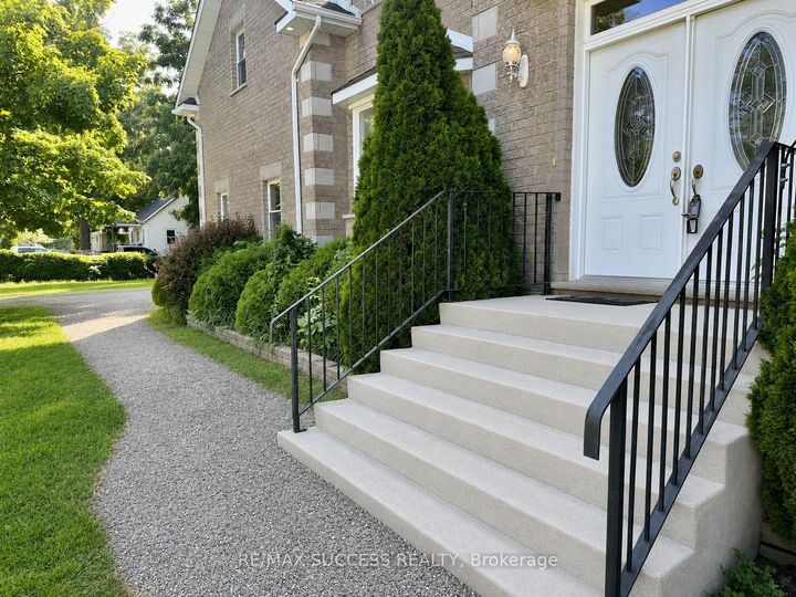 Property Photo: 4 Palmer Street ON N0E 1S0