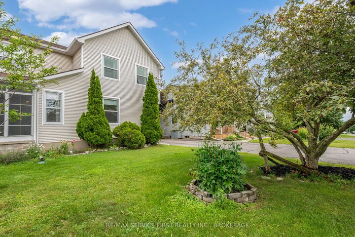 Property Photo:  53 McKeown Crescent  ON K7N 1Y4 