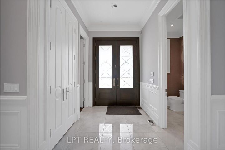Property Photo: 2 Poplar Drive ON L4E 2W5