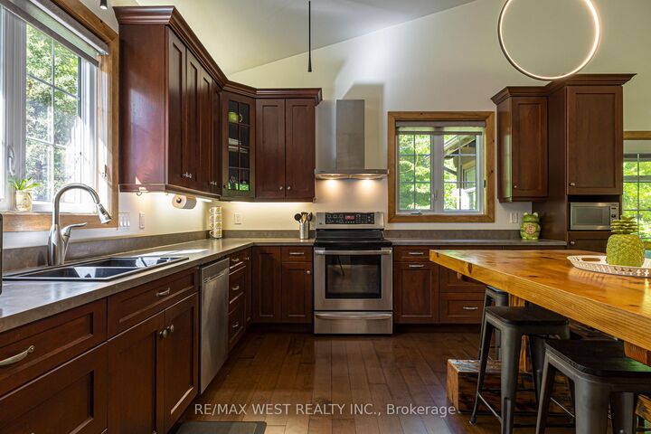 Property Photo:  215 Flatrock Road  ON K0K 2Y0 