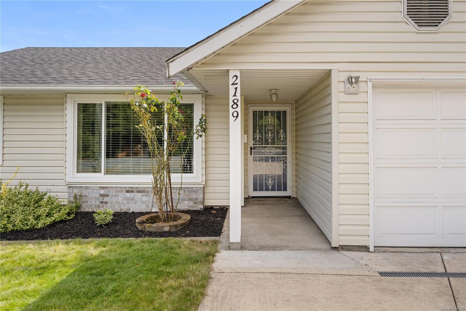 Property Photo: 2189 Jingle Pot Rd BC V9R 6J2