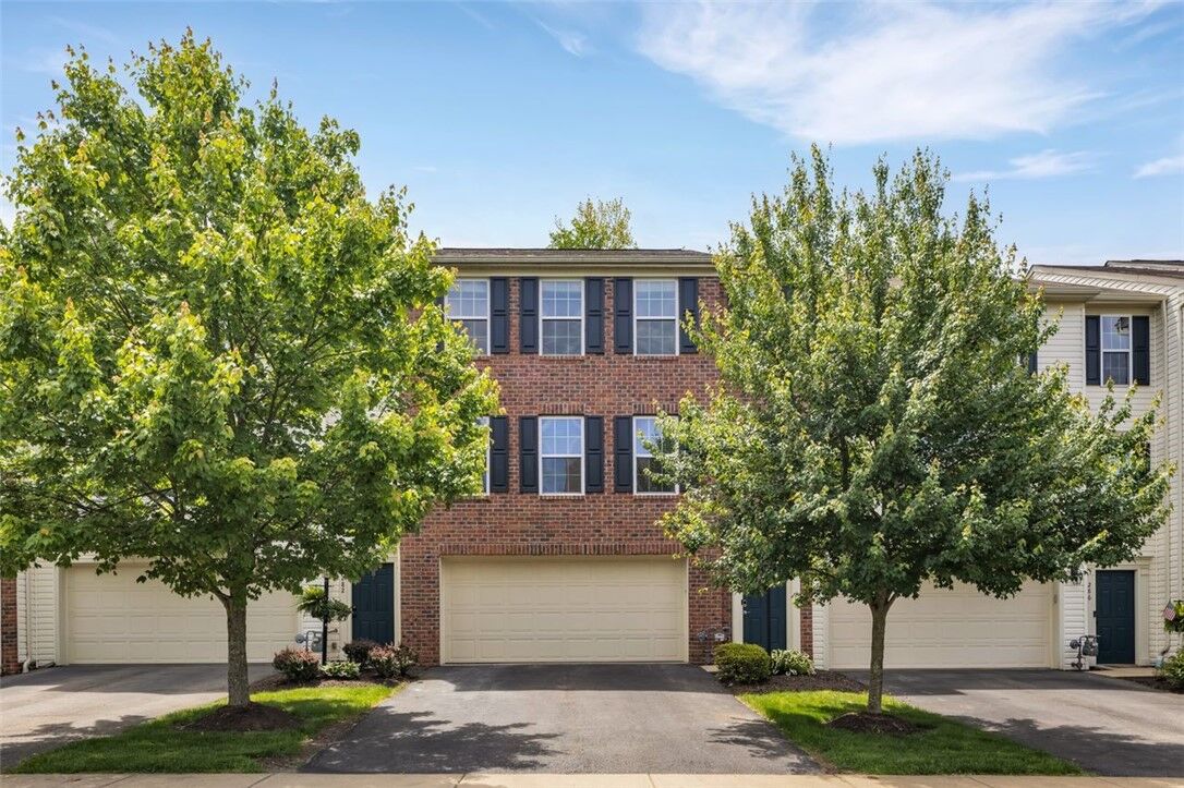 Property Photo:  284 Broadstone Dr  PA 16046 