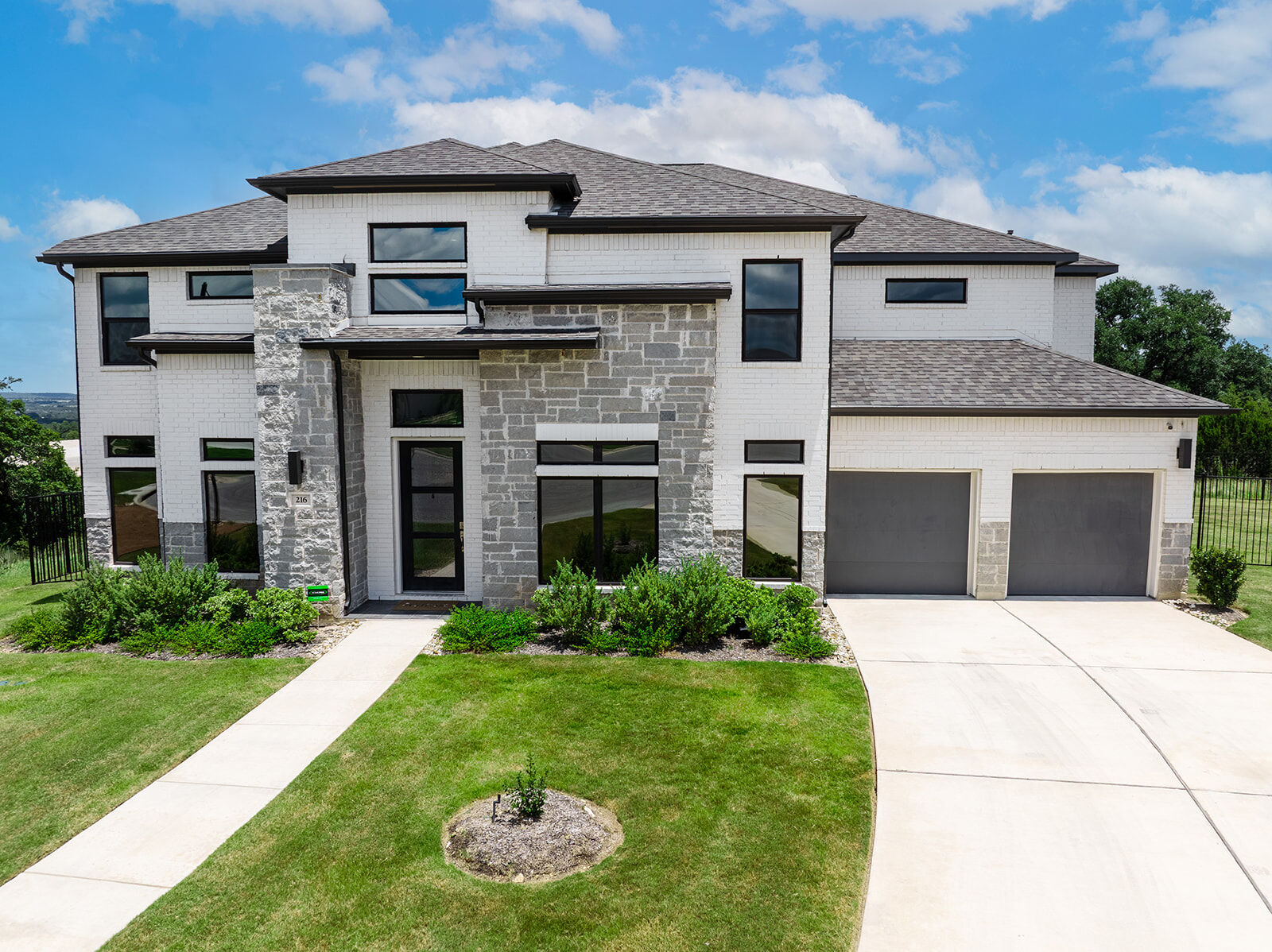 Property Photo:  216 Rosetta Loop  TX 78642 