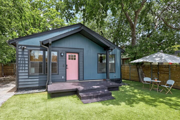 Property Photo: 2714 E 2nd Street TX 78702