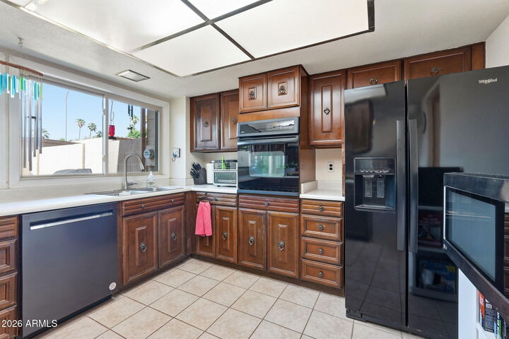 Property Photo: 1407 E Malibu Drive AZ 85282