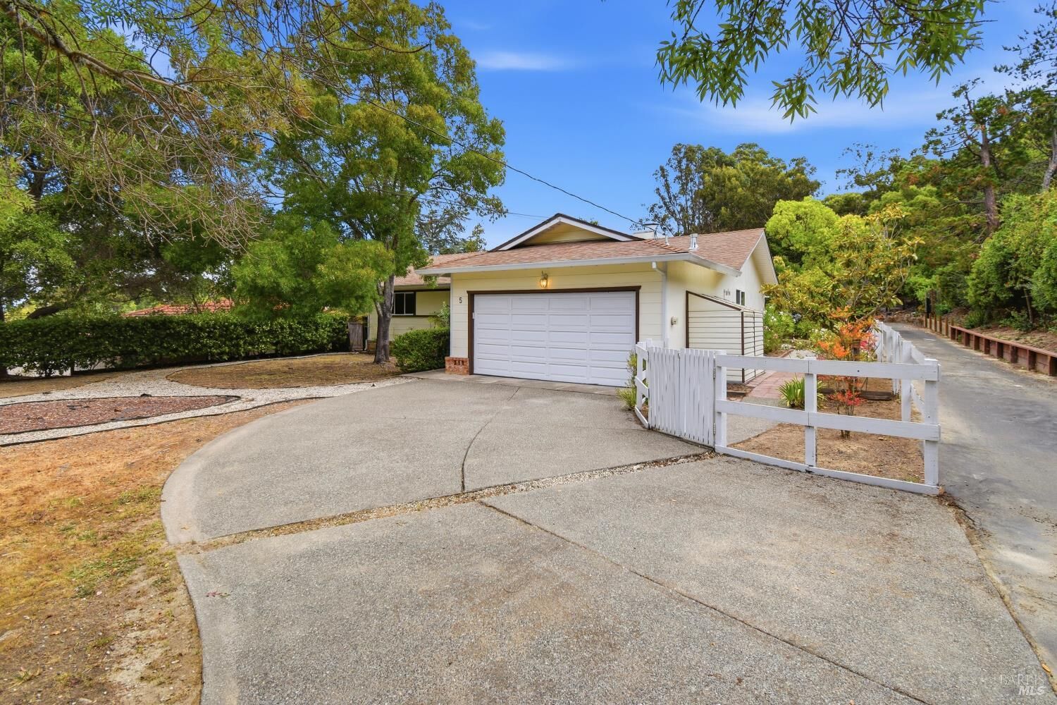 Property Photo:  5 Sunny Oaks Drive  CA 94903 