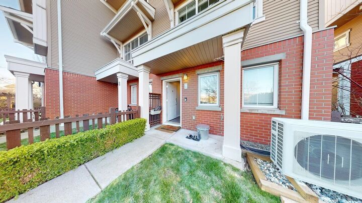 19505 68A Avenue 70 — photo 1