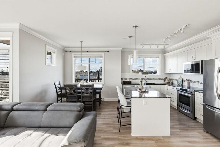 Property Photo: 11862 226 Street 305 BC V2X 9C8
