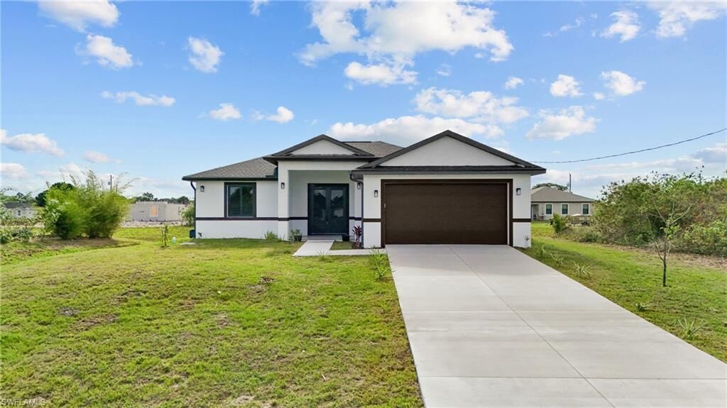 Property Photo:  8033 Oakleaf Cir  FL 33935 