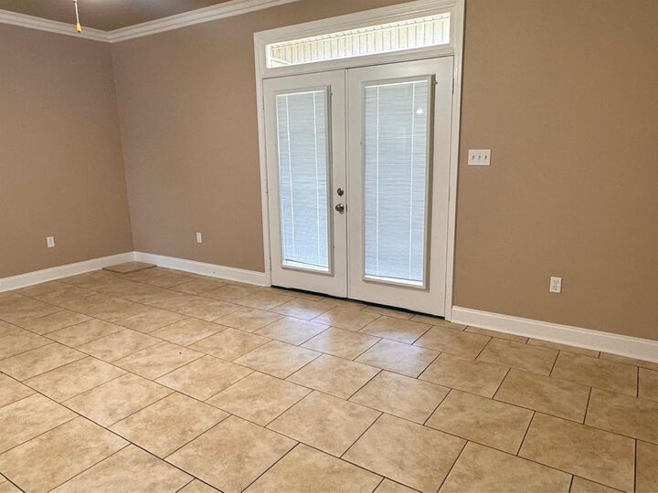 Property Photo:  846 Provision Ct #B  LA 70052 
