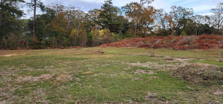 Property Photo: 945 S River Rd LA 70726