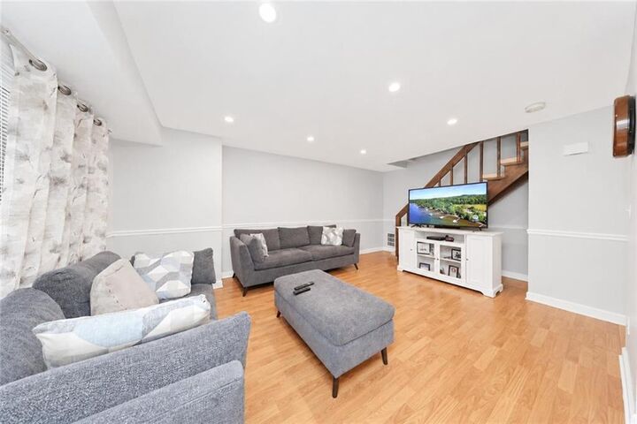 Property Photo:  1248 Richmond Avenue 1  NY 10314 
