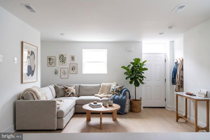 Property Photo:  1307 Morris Street A  PA 19148 