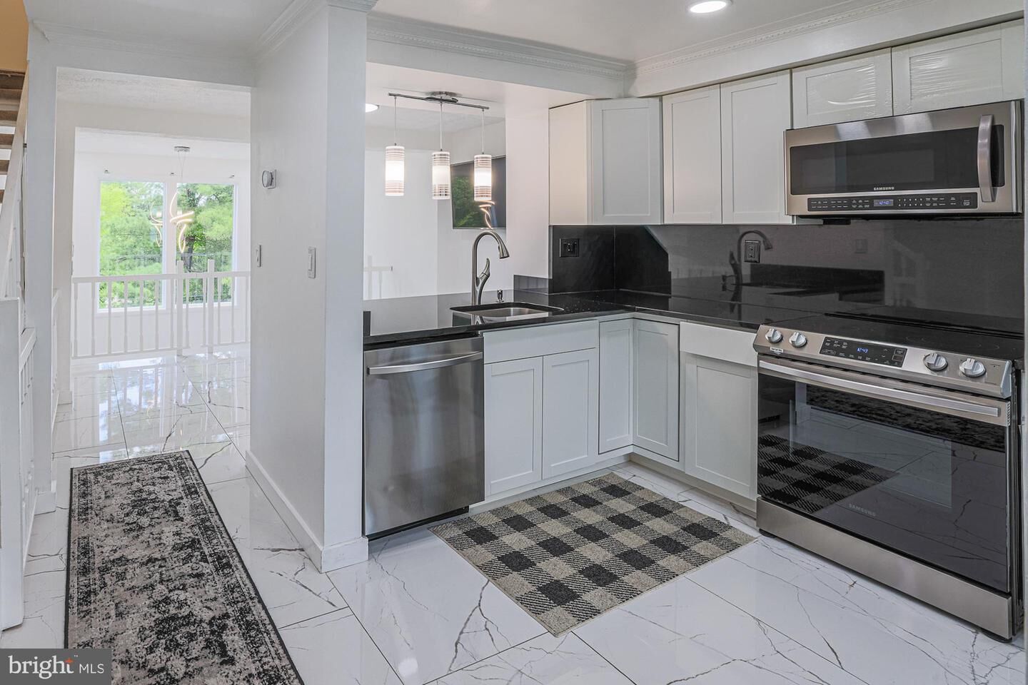 Property Photo: 9 Stillwood Circle MD 21236
