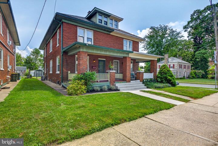 Property Photo: 604 Chestnut Street PA 17512