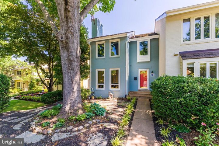 Property Photo:  2001 Chadds Ford Drive  VA 20191 