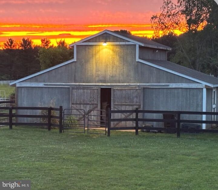 Property Photo: 9411 Green Meadows Road VA 20187