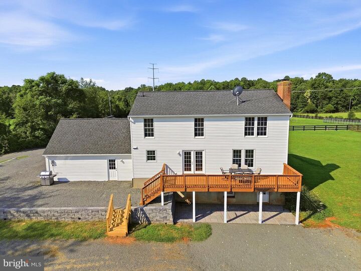 Property Photo: 9411 Green Meadows Road VA 20187