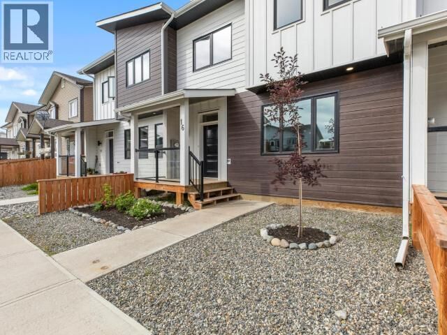 Property Photo:  16 Gleaner Avenue  YT Y1A 0S4 